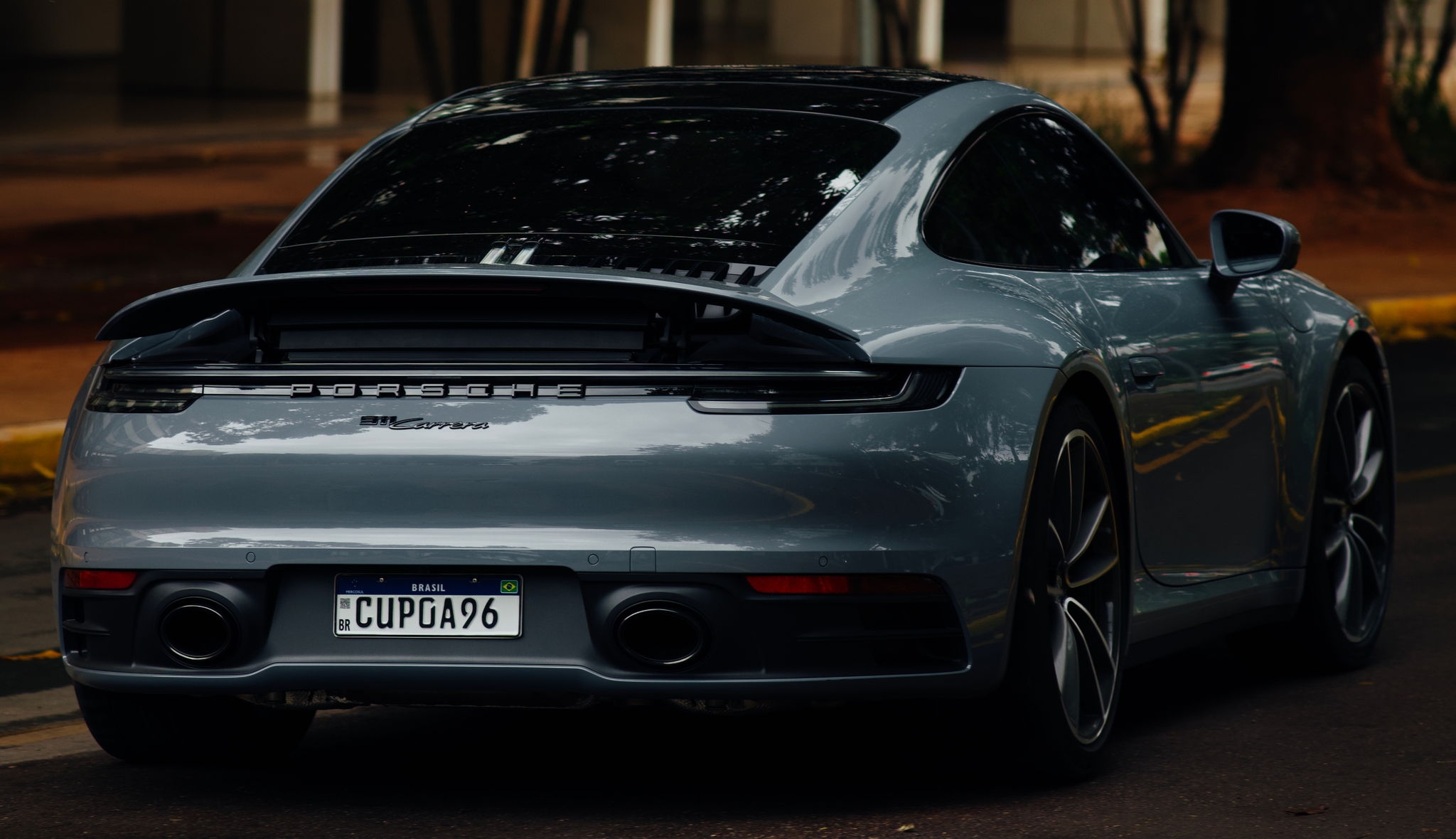 911